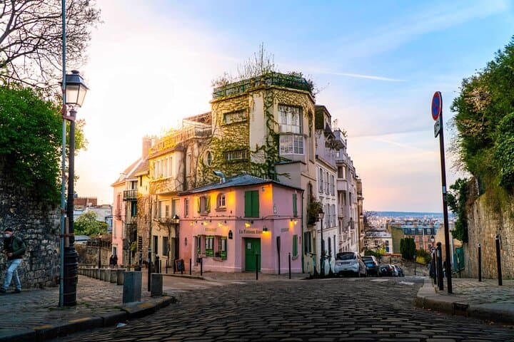 Guided tour of Montmartre and Cruise on the Seine