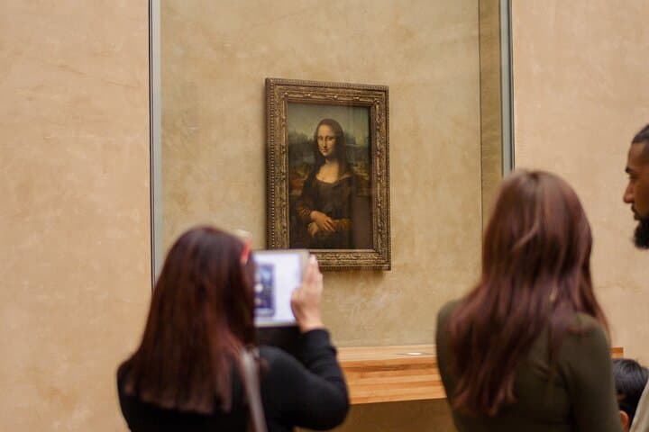Private Day Tour in Paris with Louvre Tickets