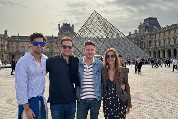 Private 4-hour city tour of Paris with driver and official guide