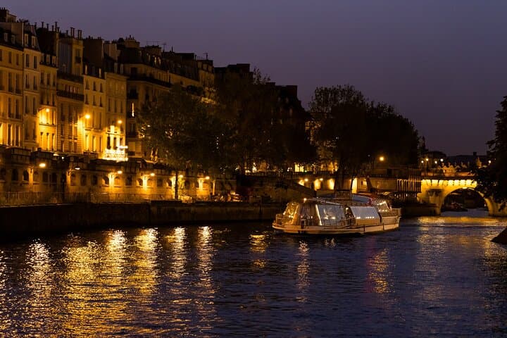 Seine River New Year's Eve Gourmet Dinner Cruise & Live Music