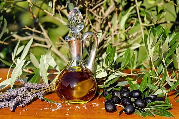 Olive oil tasting in the Alpilles.