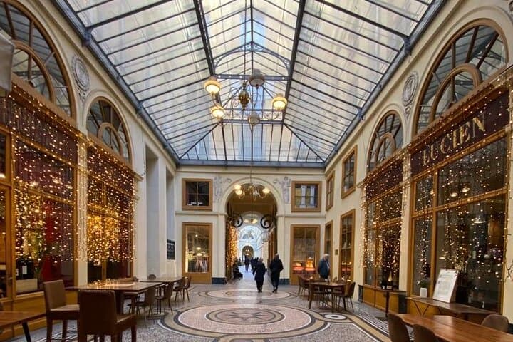 Between refinement and mystery, Galerie Vivienne reveals its secrets to the curious.