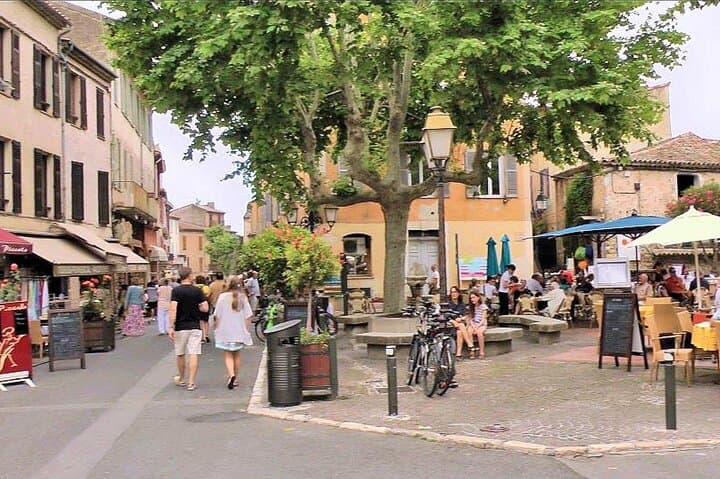Local art and crafts in the Provence Countryside Villages