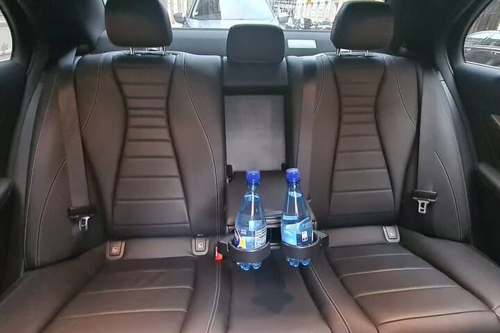 Mercedes E rear interior