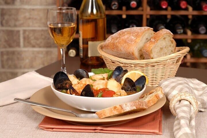 Wine, mussels and 
 bread, what more?