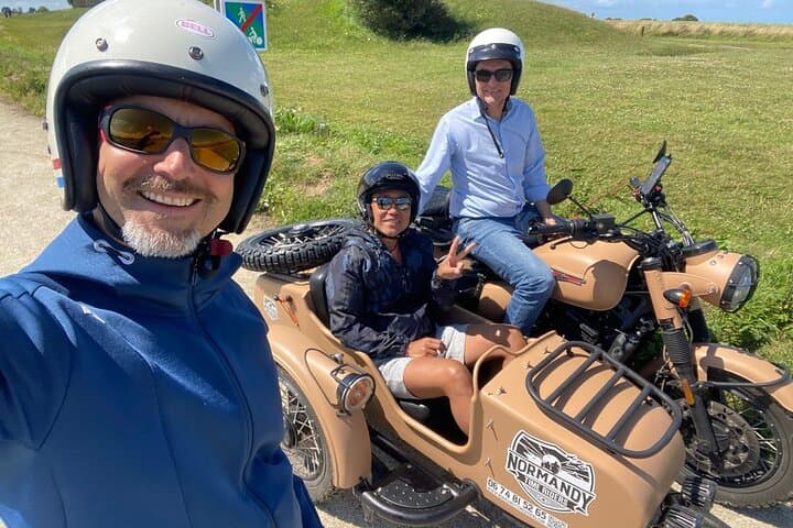 Bayeux Full Day Sidecar Tour: Omaha, Arromanches & Pointe du Hoc