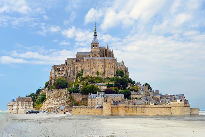 Mont Saint-Michel Island Walking Tour with Audioguide (no ticket)