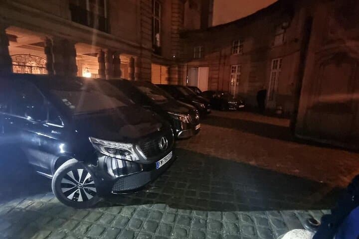 VAN transfer from Paris to Roissy CDG or Orly airport