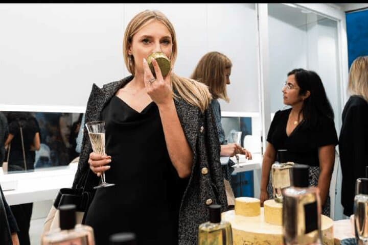 See 15 plus Paris Sights Tour and Fun Perfume Experience