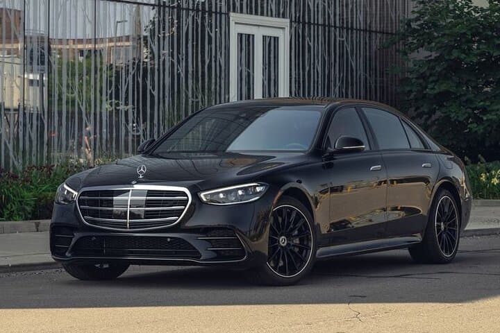 Private Luxury Car Transfer from Paris CDG to Disneyland Paris
