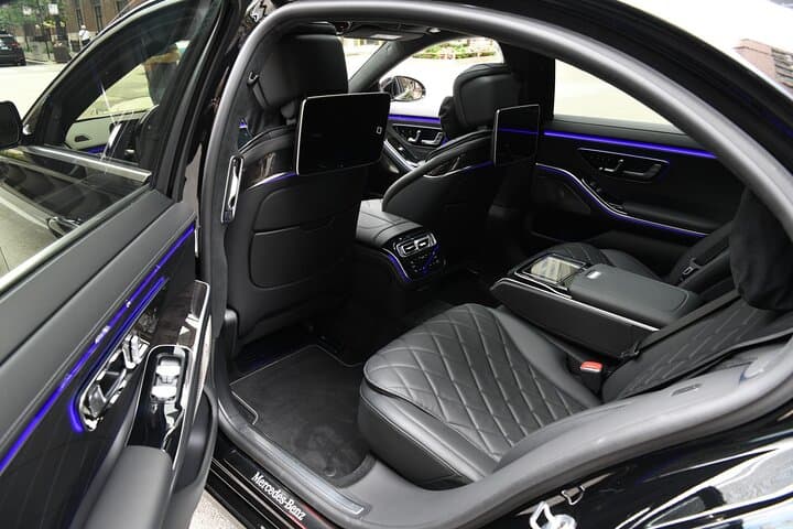 Private Transfer: Nice Airport NCE to Cannes in Luxury Car