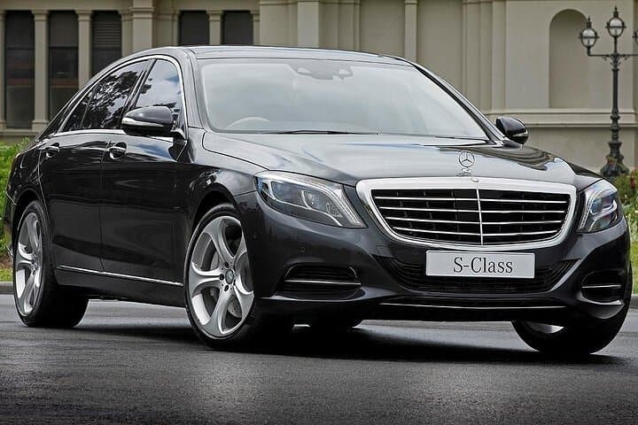 Private Luxury Car Transfer from Paris CDG to Disneyland Paris
