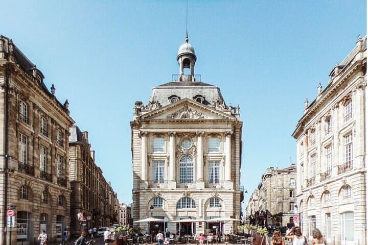 Bordeaux Private Street Art Walking Tour With A Guide