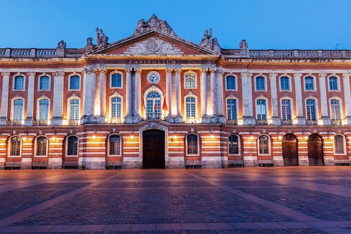 Toulouse Scavenger Hunt & Highlights Self-Guided Walking Tour