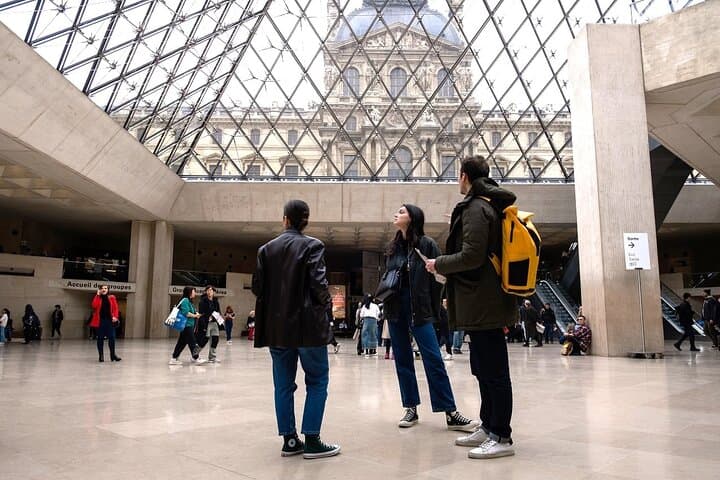 Paris Louvre Museum Private Guided Tour with Pre-Reserved Tickets