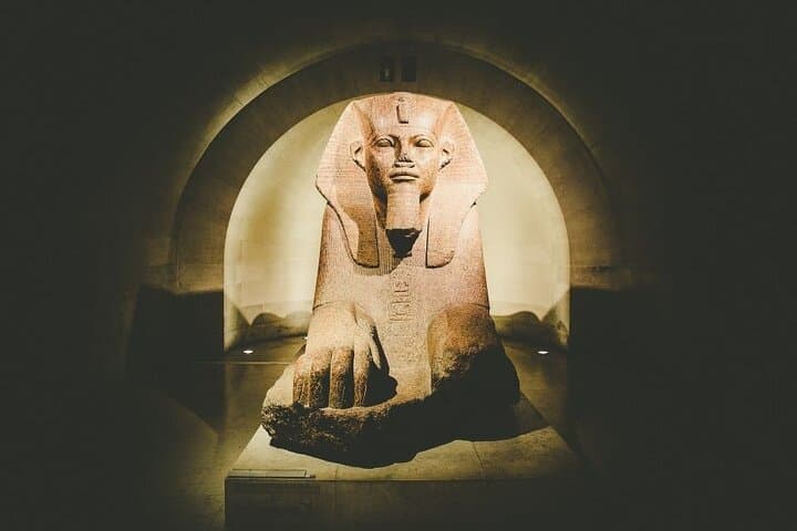 Louvre Museum Masterpieces : Private Guided Tour + Entry Included