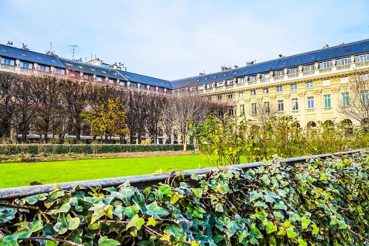 Paris: 3 hours Tour with an APP