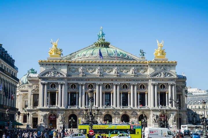 Paris: 3 hours Tour with an APP