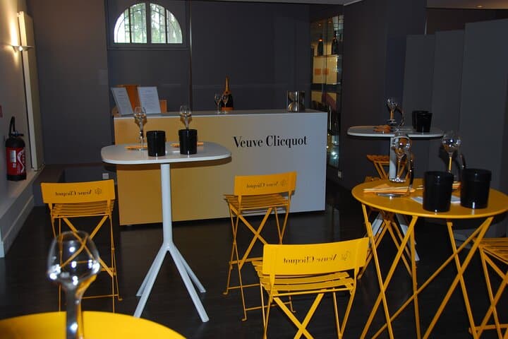 Private Guided Tour in Champagne from Paris, Veuve Clicquot visit