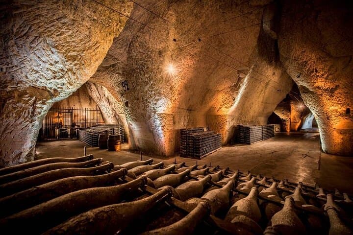 Private Guided Tour in Champagne from Paris, Veuve Clicquot visit