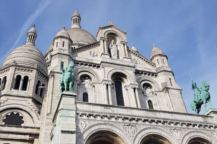 Montmartre Sacré Coeur and Moulin Rouge best shops and cafés