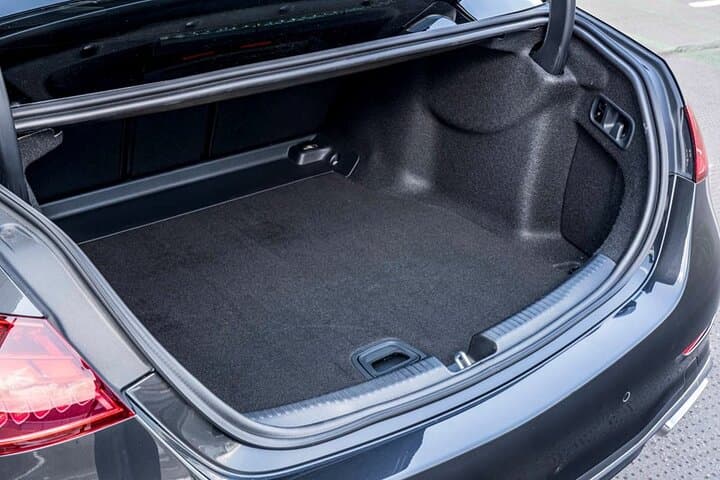 Round-Trip Private Transfer Paris CDG or ORY to Rouen City by Business Car