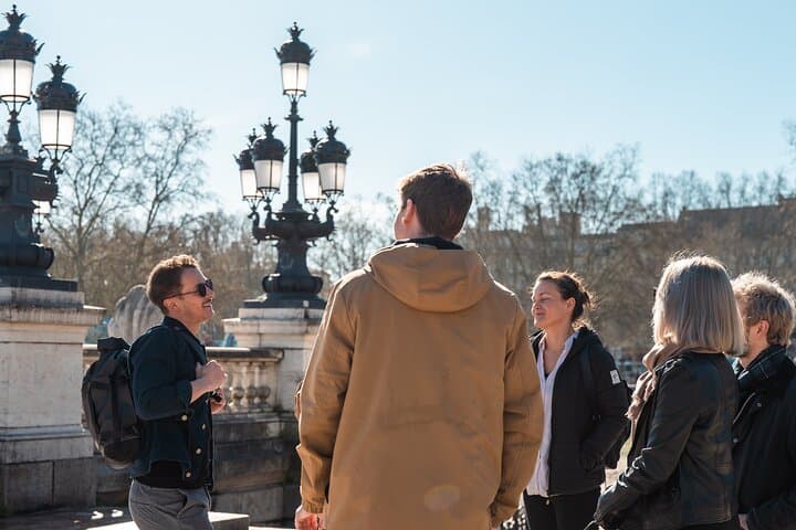 Bordeaux Evening Food Tour with a sommelier