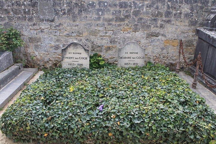 Private day trip from Paris to Auvers-sur-Oise with local driver