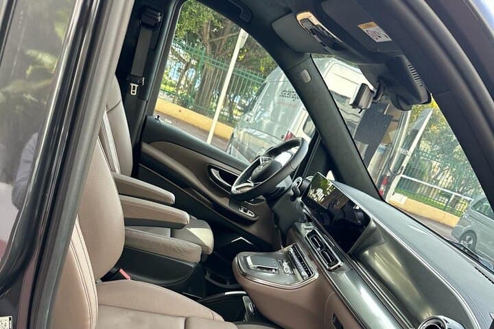 Private Airport Transfer Marseille Airport to Barcelone
