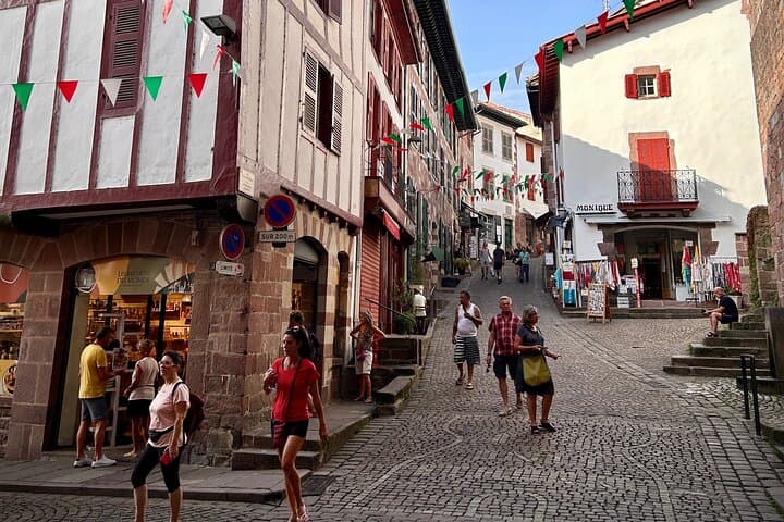 Biarritz: Full-day trip into the Basque Country's inland