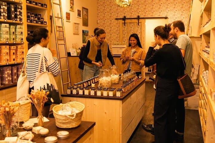 Traditional Gourmet Food & Wine Tour in Bordeaux