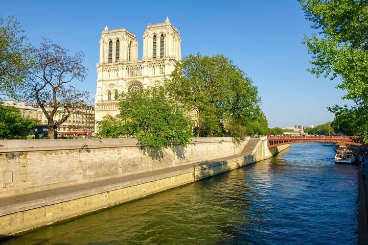 Notre-Dame Cathedral Entry, Louvre, Seine River, Paris Tour