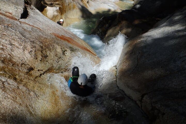 Thrills in canyoning in the Ossau valley in the Pyrenees Béarnaises.