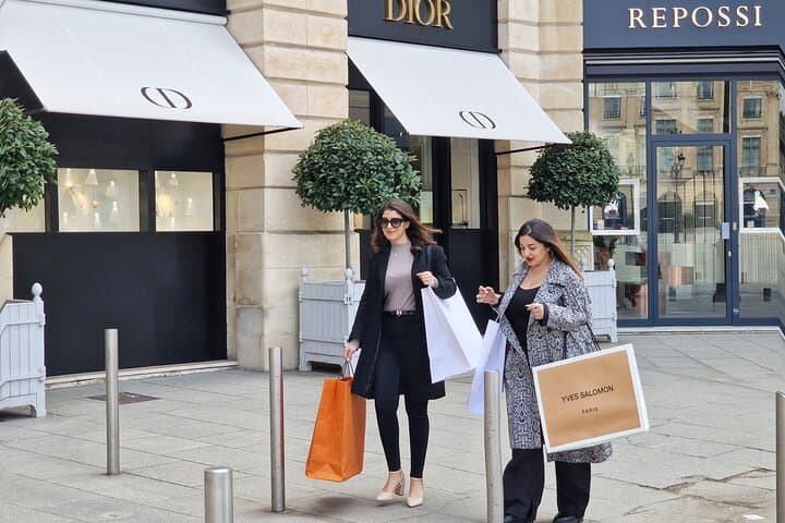 Private Shopping Tour in Paris with a Professional Shopper