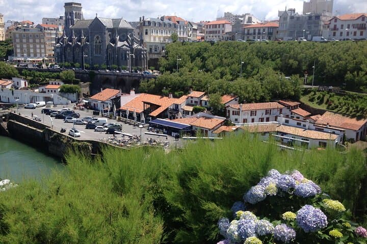 Touristic Transfer Bordeaux to San Sebastian via Biarritz & more