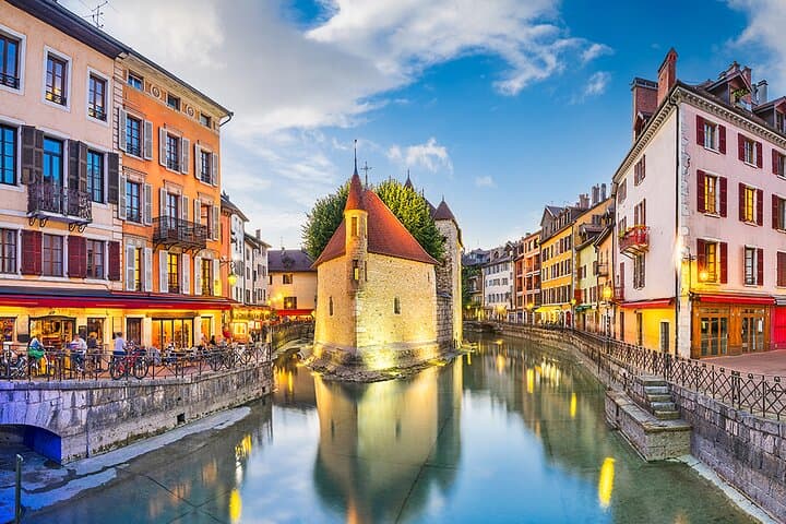 City game - Annecy and the shadow of the sword - Studio Guimauve