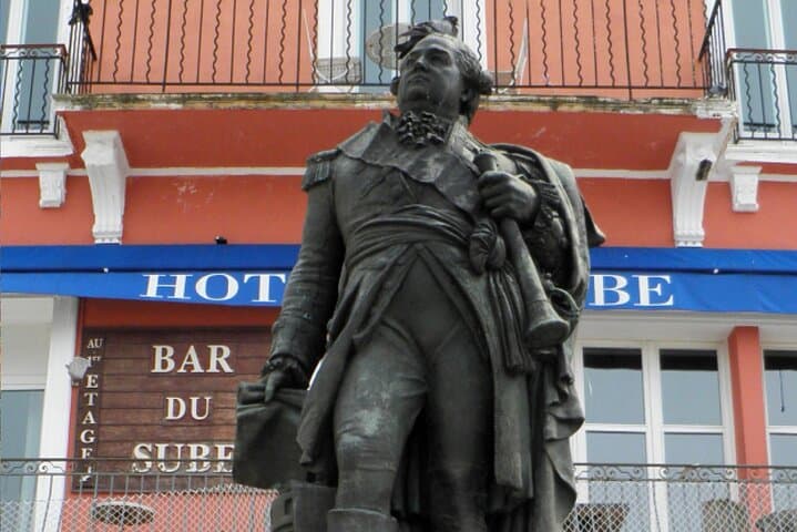 Saint-Tropez Self-Guided City Walking Tour & Scavenger Hunt