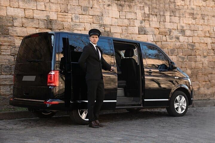 Private One way Transfer from Bordeaux to Bordeaux Airport