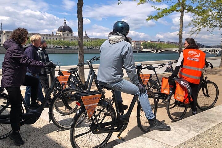 2.5h Guided Bike Tour of Lyon Old Town with a Local Guide