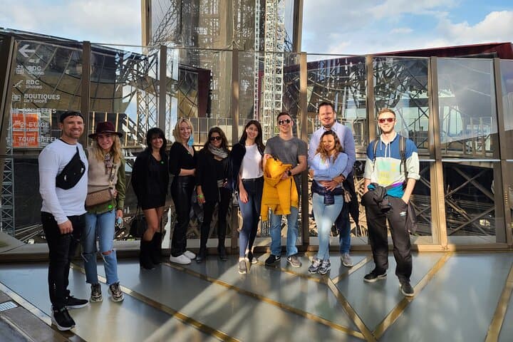 Paris: Eiffel Tower Guided Tour to Summit