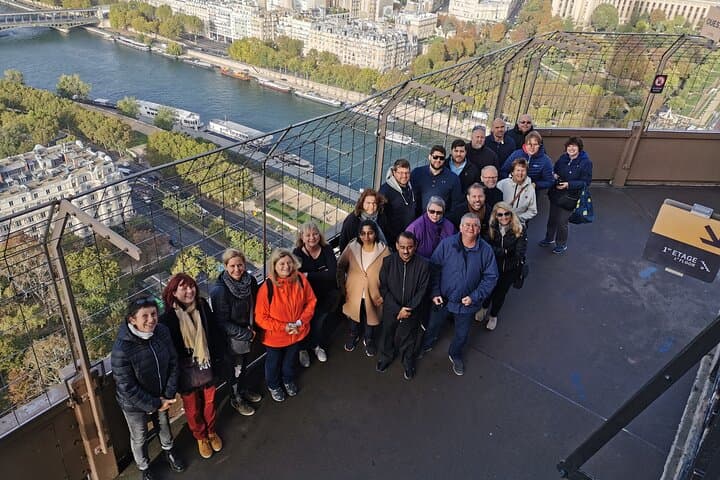 Paris: Eiffel Tower Guided Tour to Summit