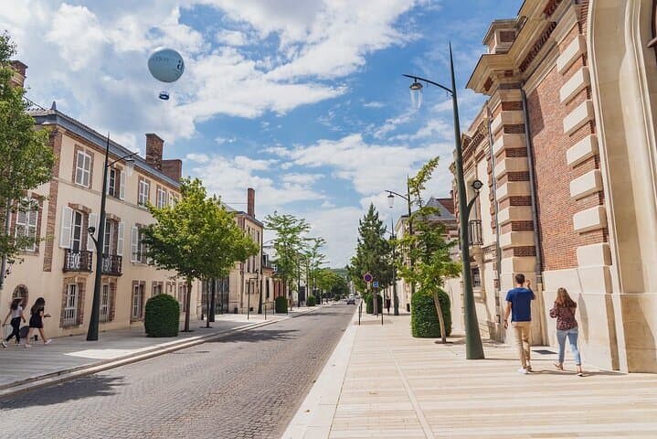 Avenue de Champagne