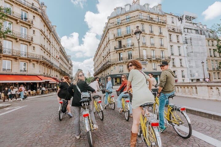 Paris Local Districts and Off the Beaten Track Guided Bike Tour