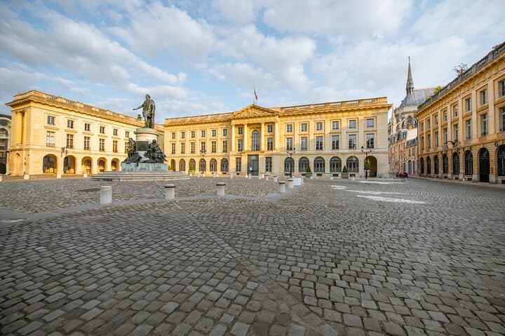 Transfer Paris/CDG/ORLY to Reims/Champagne, fluent English driver