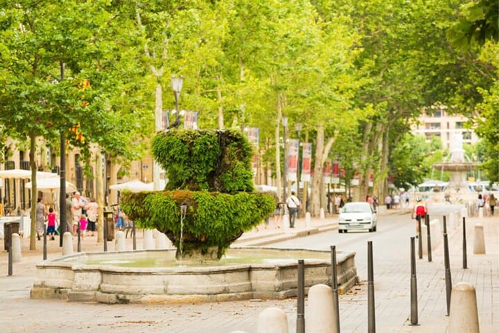 Aix-en-Provence Scavenger Hunt & Self-Guided Walking Tour