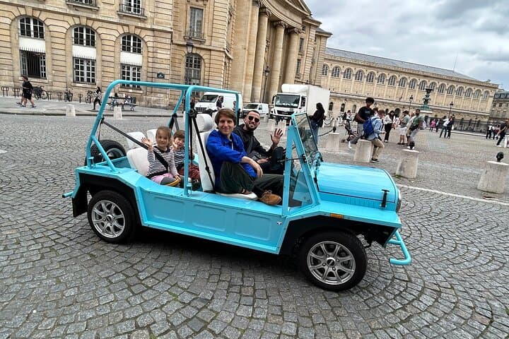 Private 3 - Hour Must-See Paris Tour by Golf Cart Mini Moke