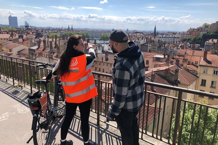 2.5h Guided Bike Tour of Lyon Old Town with a Local Guide