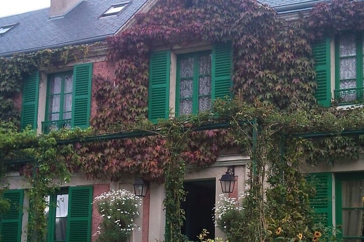 Giverny Day Tour from Paris with Hotel Pickup