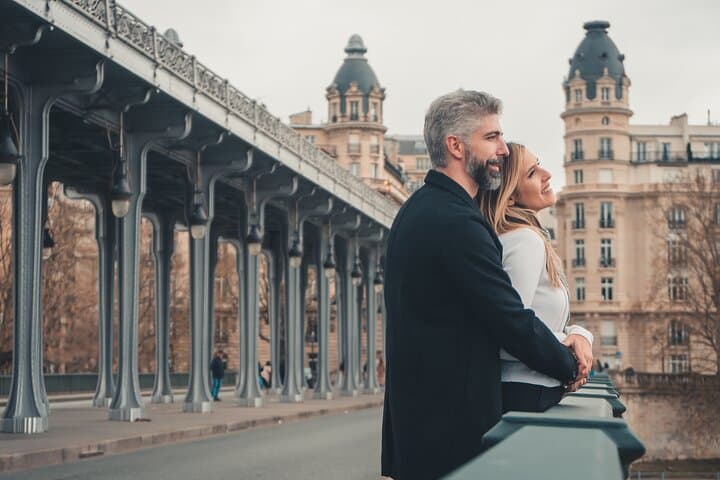 Paris : Professional Private Photoshoot with the Eiffel Tower