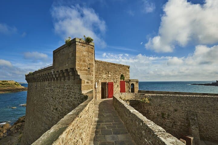 The Hardest City to Invade: Saint Malo's Secrets Audio Guide
